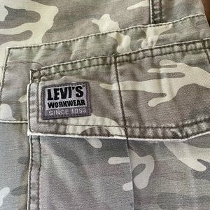 Men’s Camo Cargo Shorts Levi’s